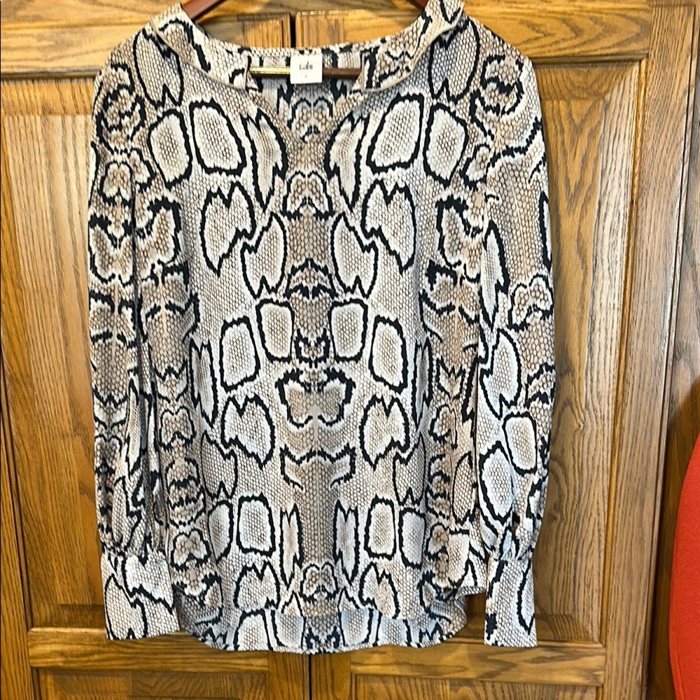 CAbi Gray and Black Graphic Blouse